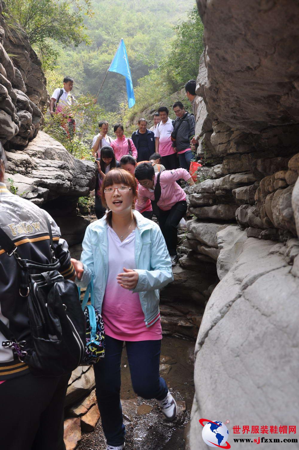 山西古交一线天旅游探险