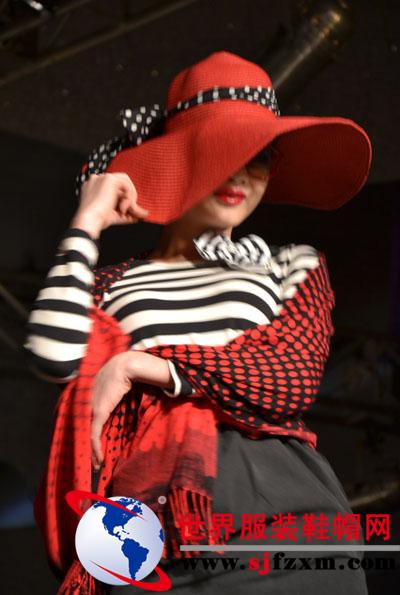 “时空穿梭”——2012以纯春夏服装趋势发布会