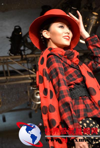 “时空穿梭”——2012以纯春夏服装趋势发布会