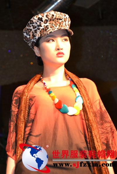 “时空穿梭”——2012以纯春夏服装趋势发布会