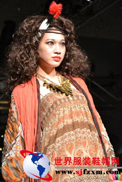 “时空穿梭”——2012以纯春夏服装趋势发布会