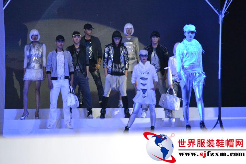 “时空穿梭”——2012以纯春夏服装趋势发布会