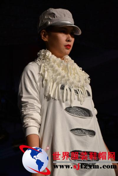 “时空穿梭”——2012以纯春夏服装趋势发布会