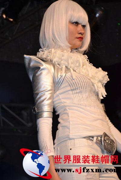 “时空穿梭”——2012以纯春夏服装趋势发布会