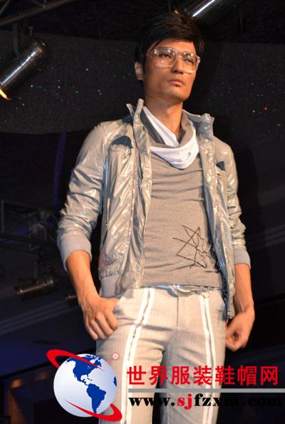 “时空穿梭”——2012以纯春夏服装趋势发布会