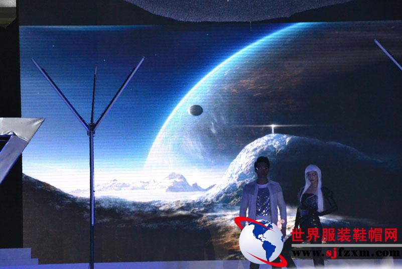 “时空穿梭”——2012以纯春夏服装趋势发布会