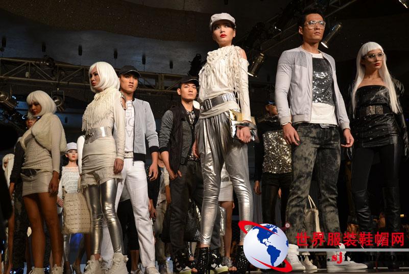 “时空穿梭”——2012以纯春夏服装趋势发布会