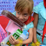 六一爱心公益活动—娄烦县兴旺庄村的小朋友们到活动现场