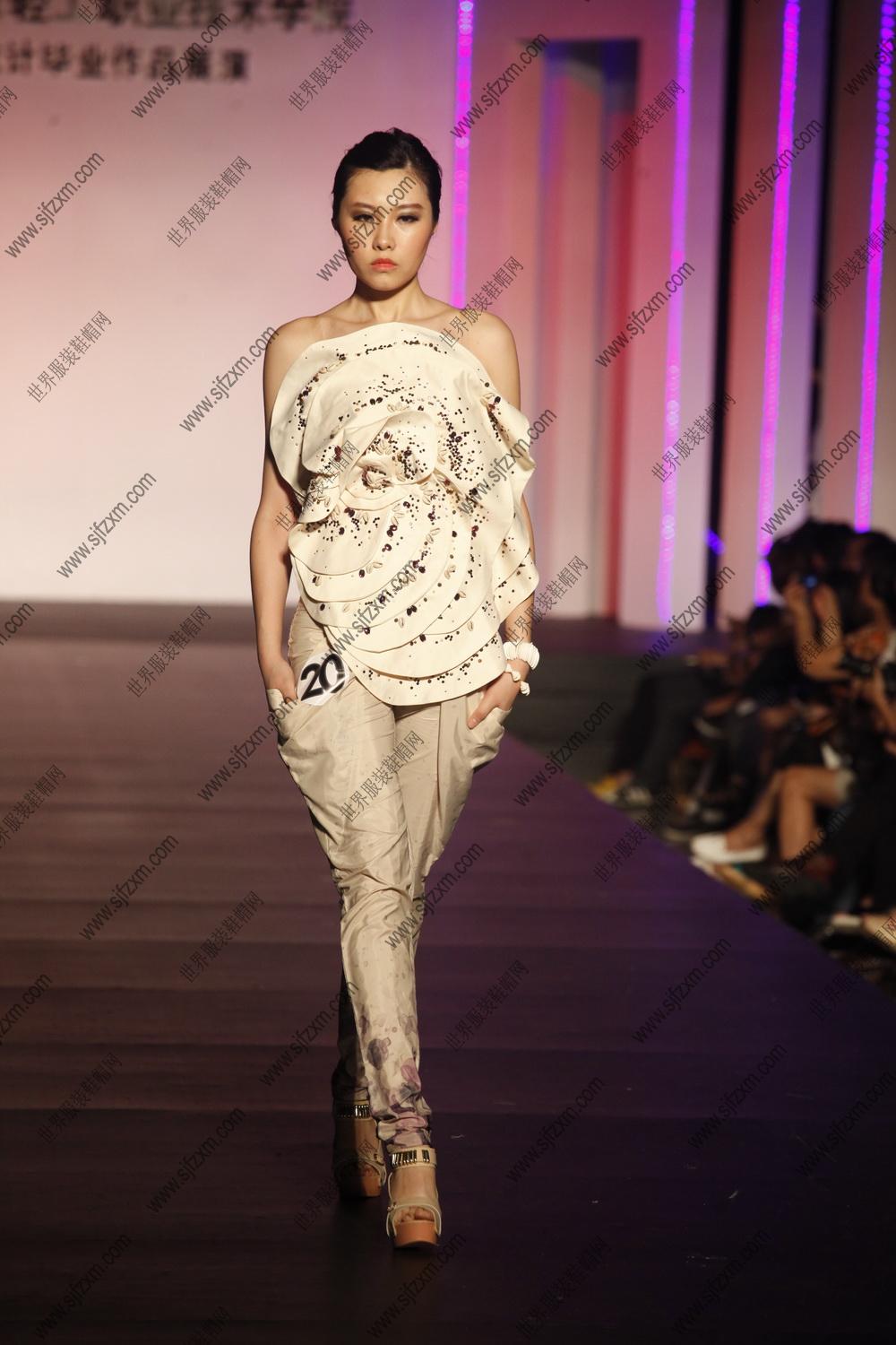 2012大学生时装周广东轻工职业技术学院毕业作品展