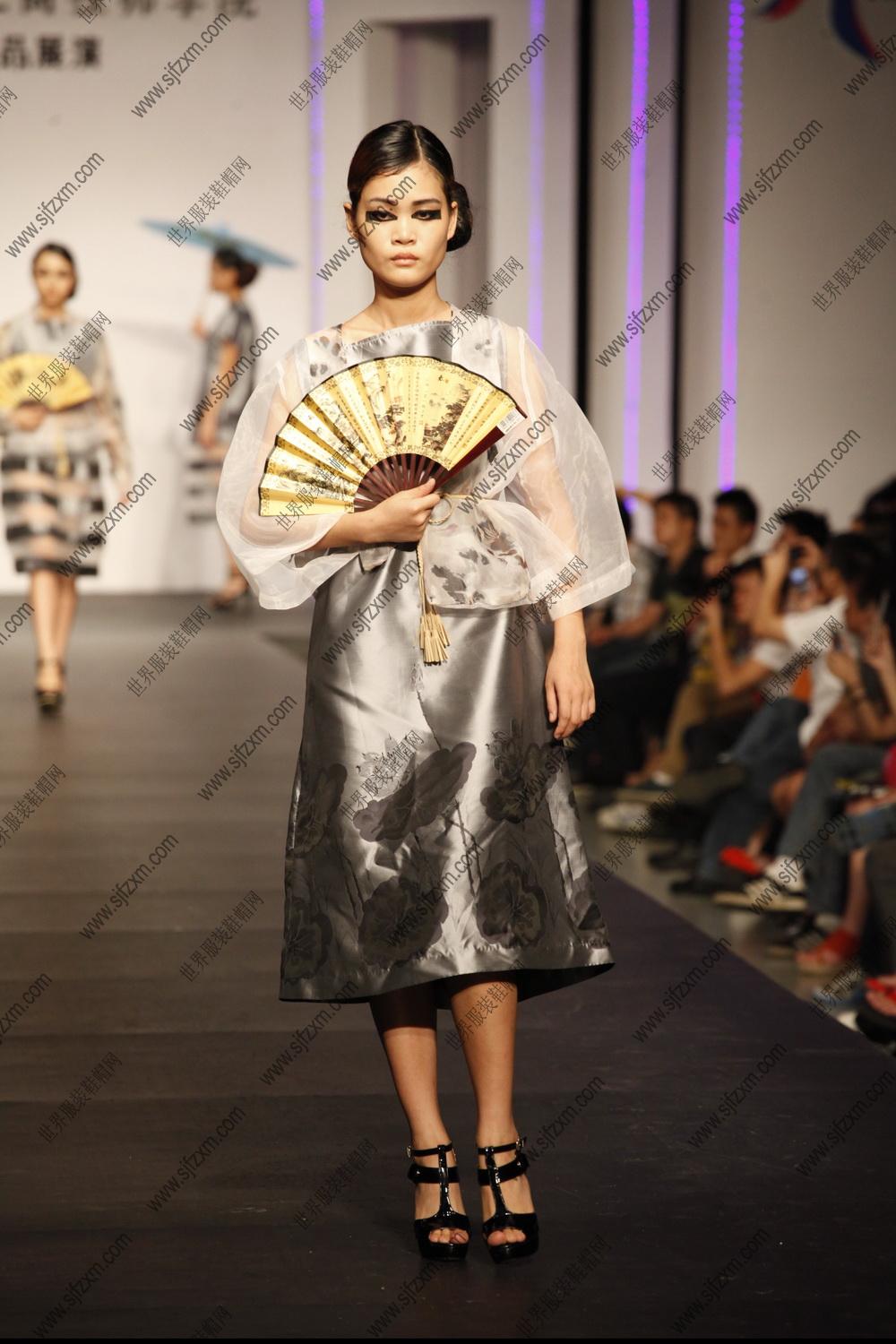 大学生时装周广州市白云工商技师学院作品展