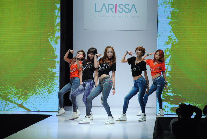 韩国品牌larissa首秀