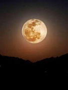 “血月”现身西半球夜空
